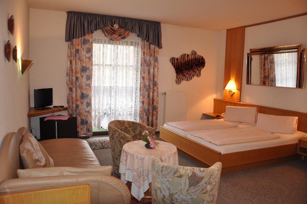 Hotel Fasold Sulzfeld  Quarto foto