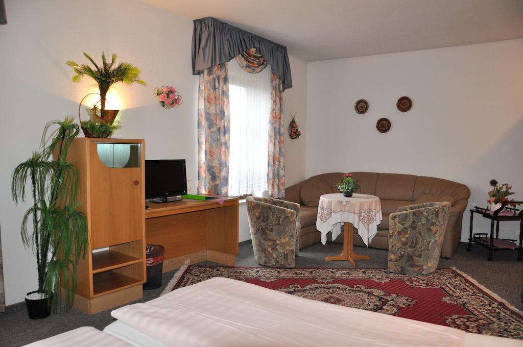 Hotel Fasold Sulzfeld  Quarto foto