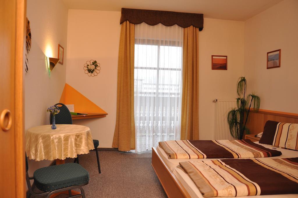 Hotel Fasold Sulzfeld  Quarto foto